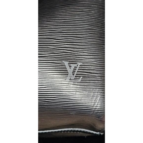 LOUIS VUITTON Epi Keepall 45 Boston Bag Black - Picture 14 of 16